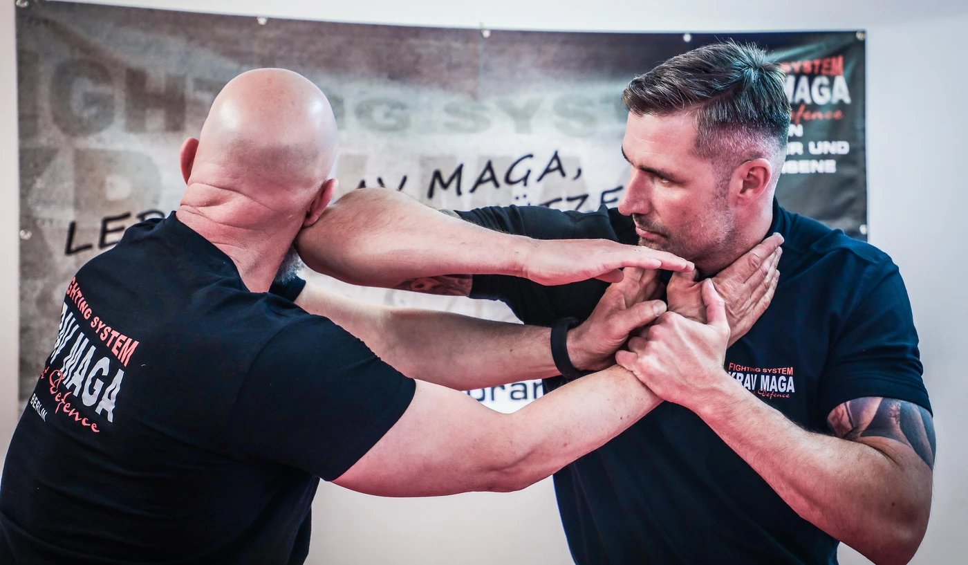 Henrik Krüger im Krav-Maga-Training — realistische Selbstverteidigung